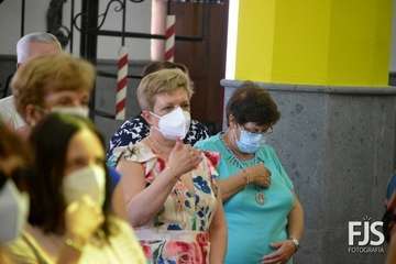 Solemne función religiosa en el templo de Lomo Magullo en honor de la Virgen de las Nieves/Francisco Javier Santana.